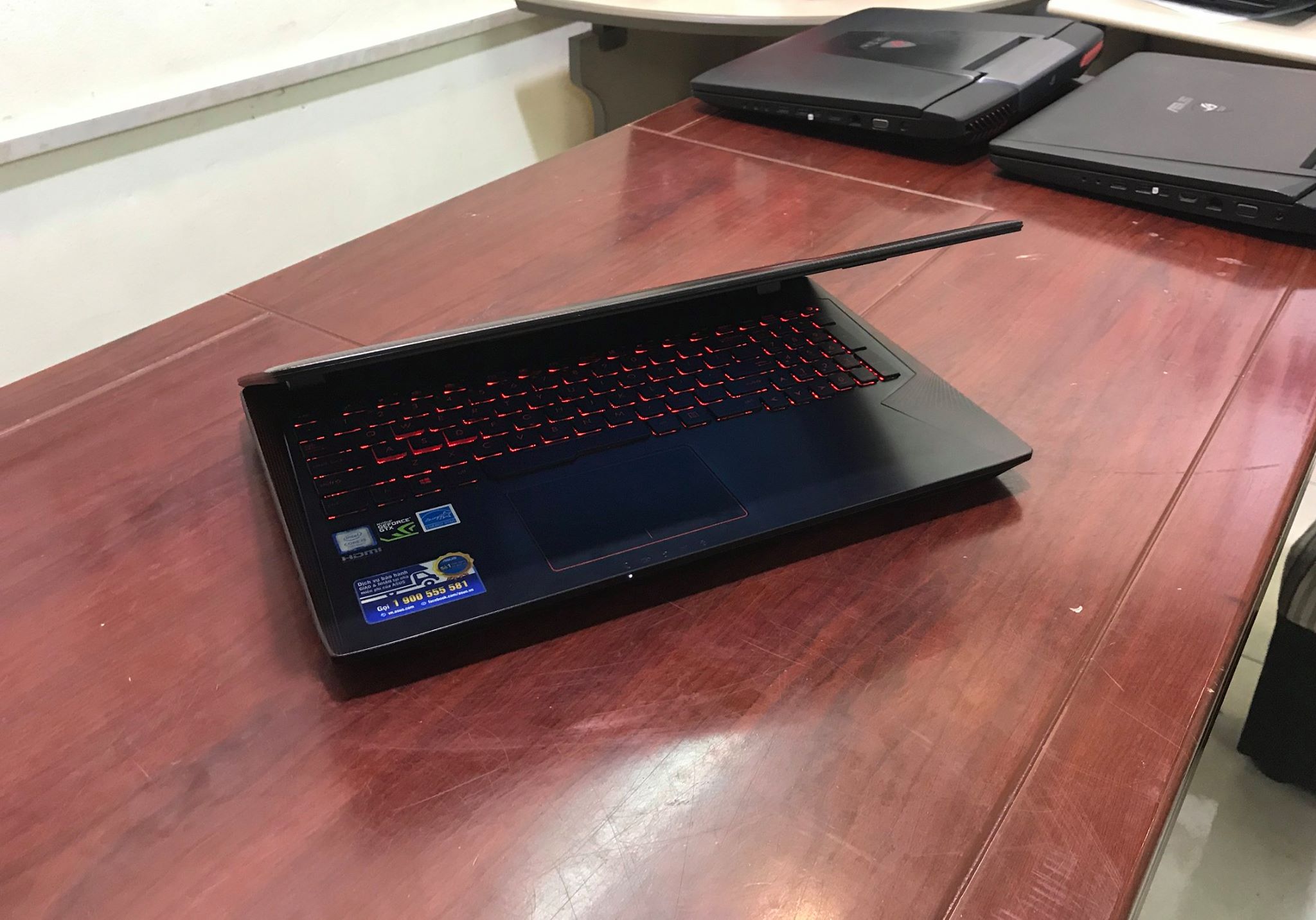 Laptop Gaming Asus FX553VD-DM304-5.jpg